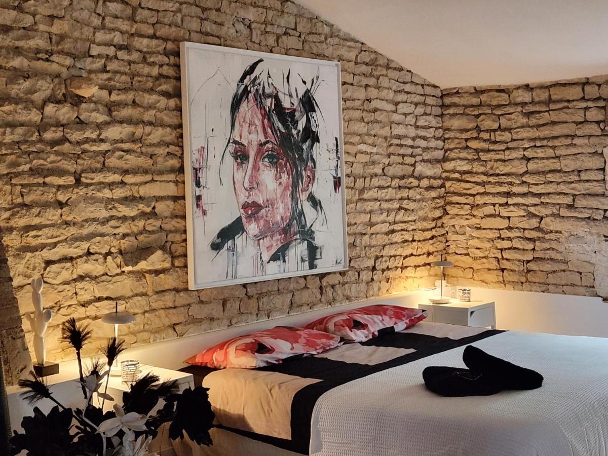 Maison Laurenza La Grande Suite 1760 Saint-Jean-de-Liversay Buitenkant foto